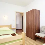 Family Friendly House With A Swimming Pool Kanica, - 10367