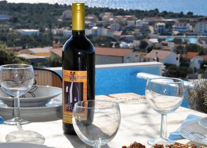 Family Friendly House With A Swimming Pool Kanica, - 10367